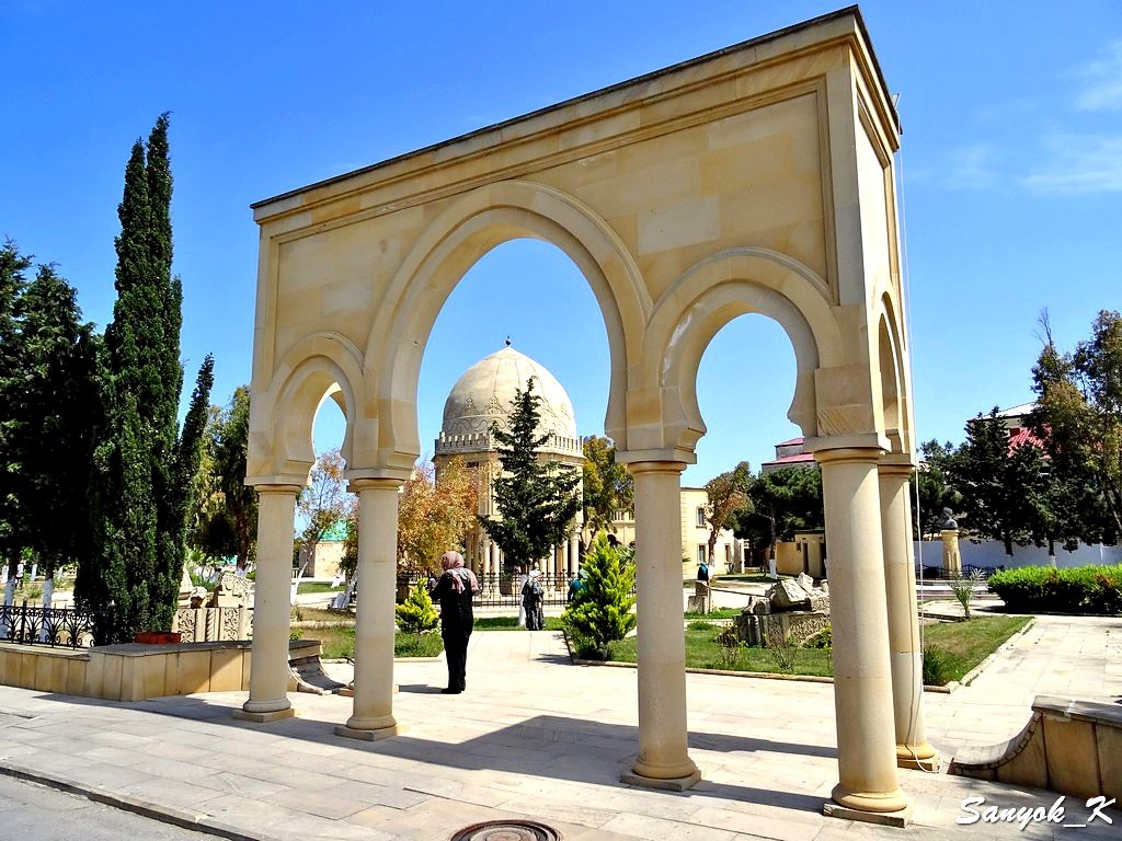 4377 Mardakan Mausoleum of Haji Abu Turab and Musa Naghiyev Мардакян Гробница Гаджи Абутураба и Мусы Нагиева