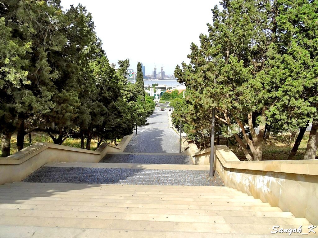 2849 Baku Alley of Martyrs Lane Баку Аллея Шахидов