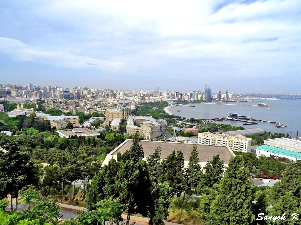 2863 Baku Alley of Martyrs Lane Баку Аллея Шахидов