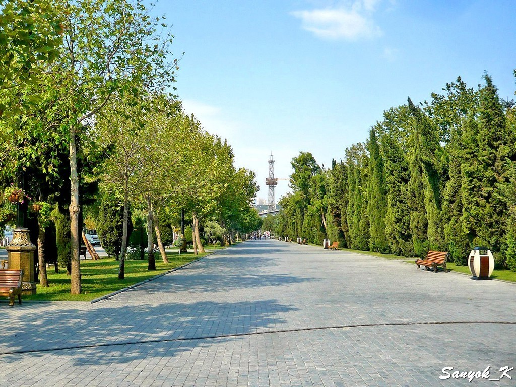 2595 Baku Boulevard National park Баку Приморский бульвар