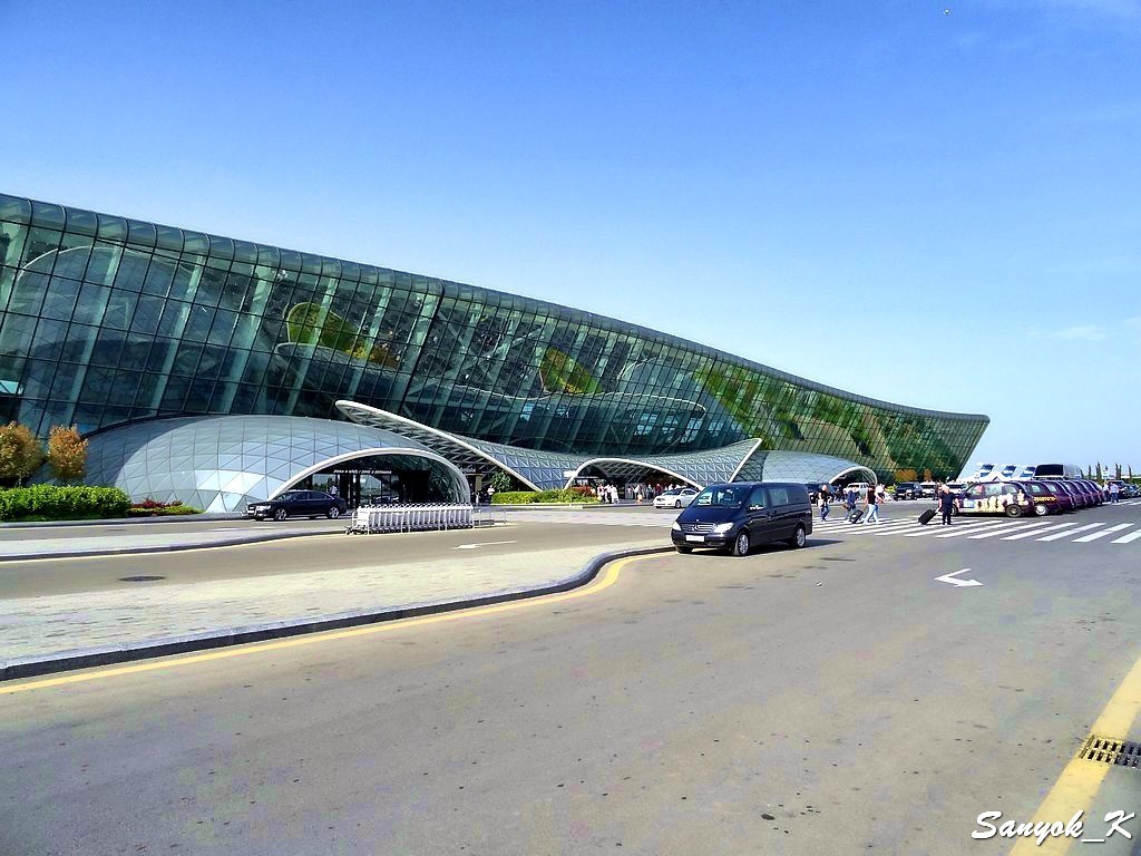 2710 Baku Heydar Aliyev Airport Баку Международный аэропорт Гейдар Алиев