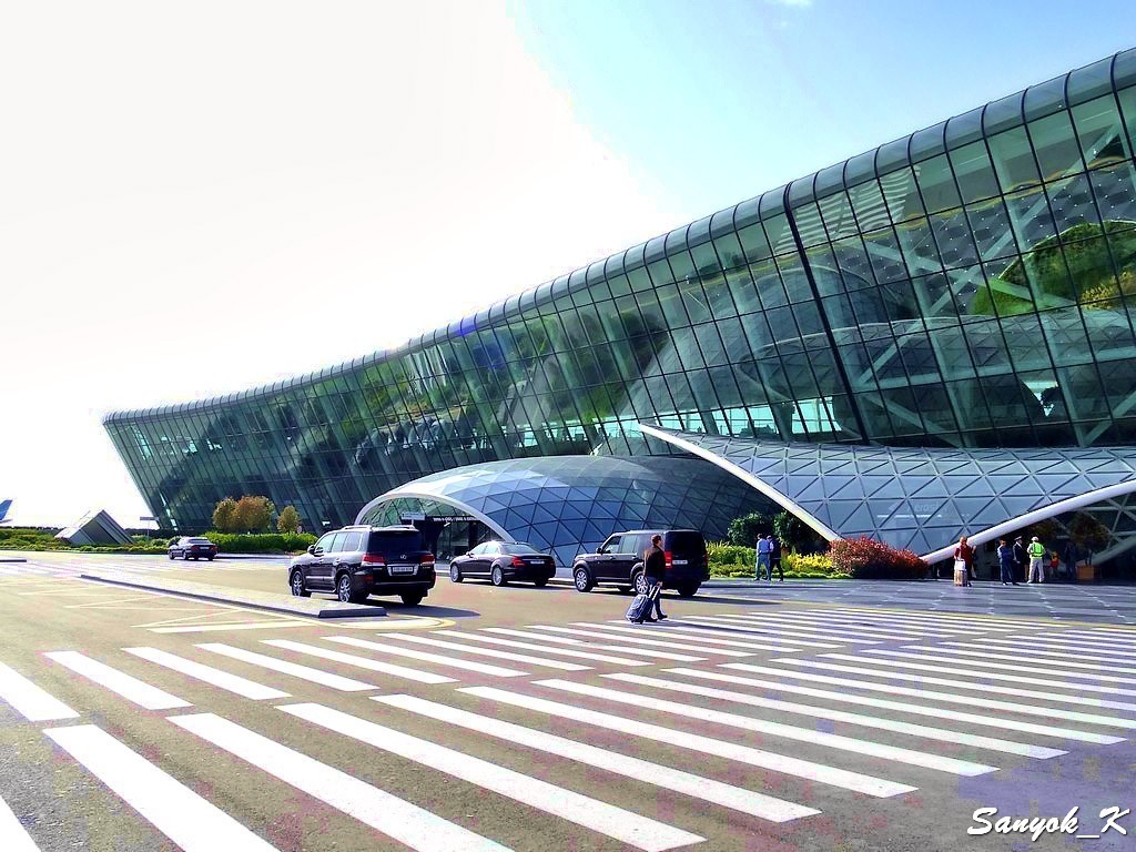 2711 Baku Heydar Aliyev Airport Баку Международный аэропорт Гейдар Алиев