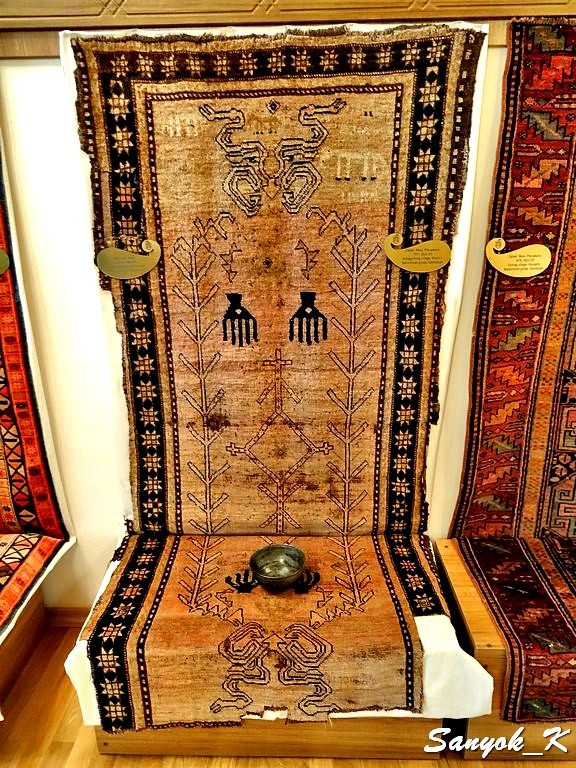 0186 Nakhchivan Museum of Carpets Нахичевань Музей ковров