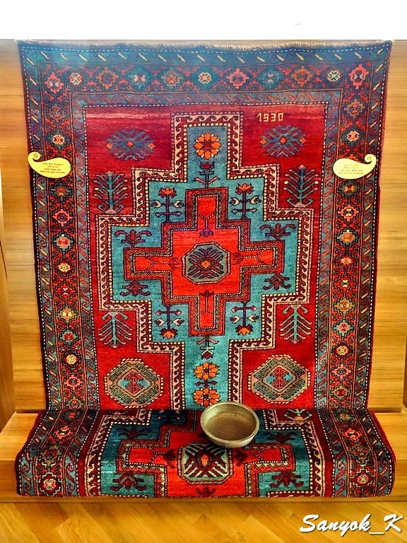 0188 Nakhchivan Museum of Carpets Нахичевань Музей ковров