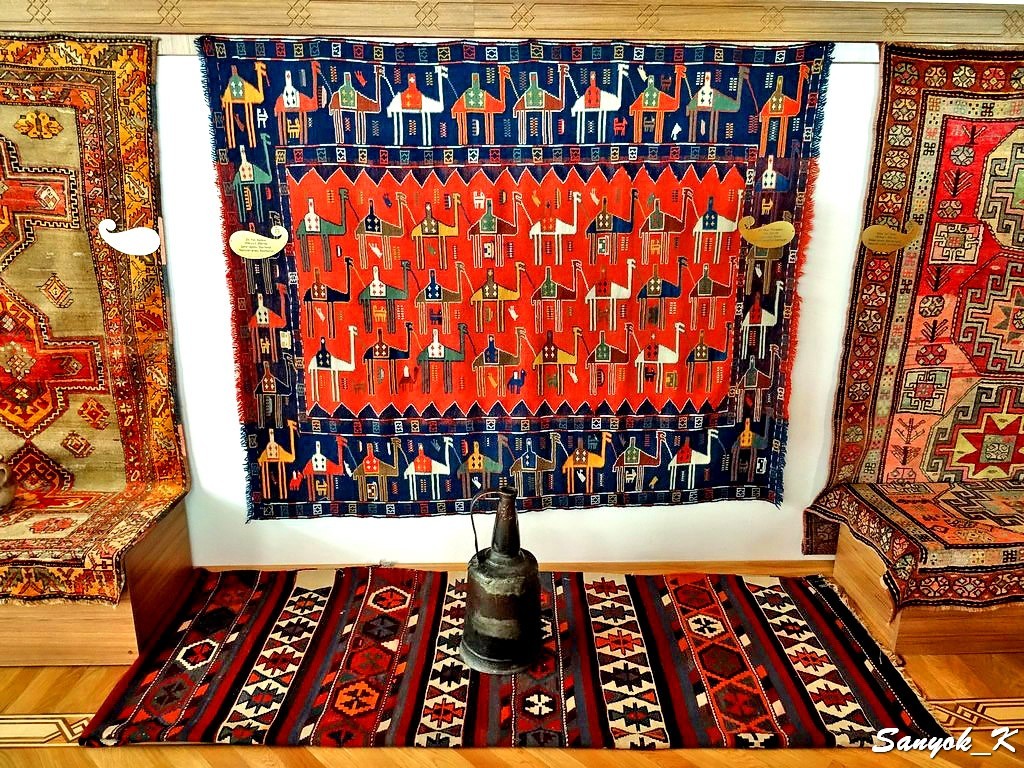 0189 Nakhchivan Museum of Carpets Нахичевань Музей ковров