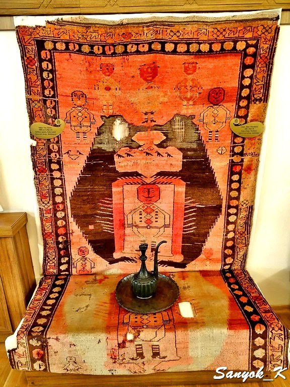 0197 Nakhchivan Museum of Carpets Нахичевань Музей ковров