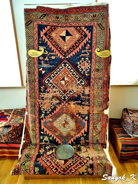 0201 Nakhchivan Museum of Carpets Нахичевань Музей ковров