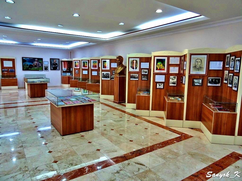 9296 Nakhchivan Museum of Literature Нахичевань Литературный музей