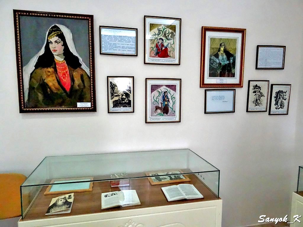 9297 Nakhchivan Museum of Literature Нахичевань Литературный музей